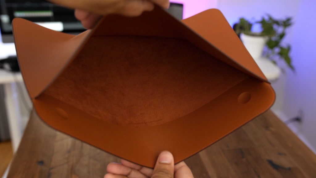 MacBook-Pro-Leather-Sleeve-inside-microfiber